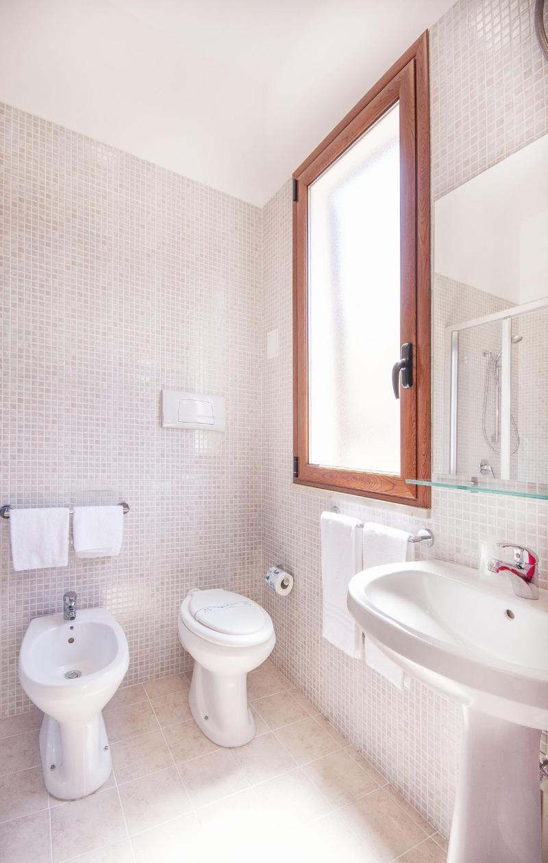קאסטלמארה דל גולפו B&B La Torre מראה חיצוני תמונה