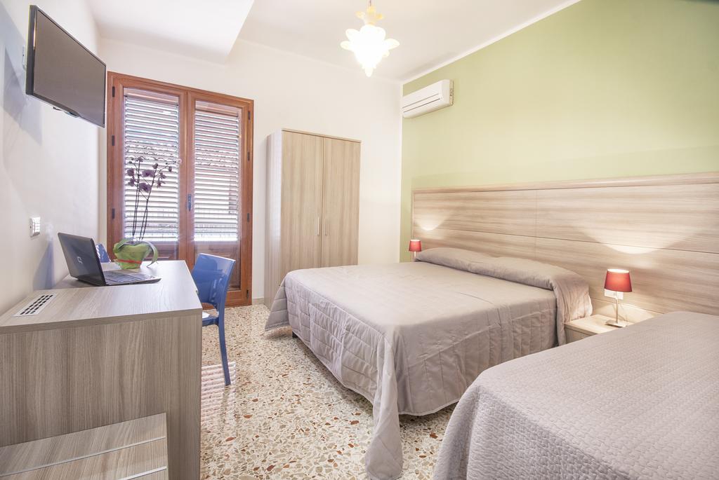 קאסטלמארה דל גולפו B&B La Torre חדר תמונה
